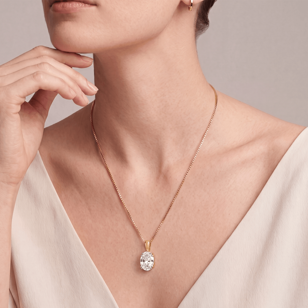 Dynastia Solitaire Diamond Pendant