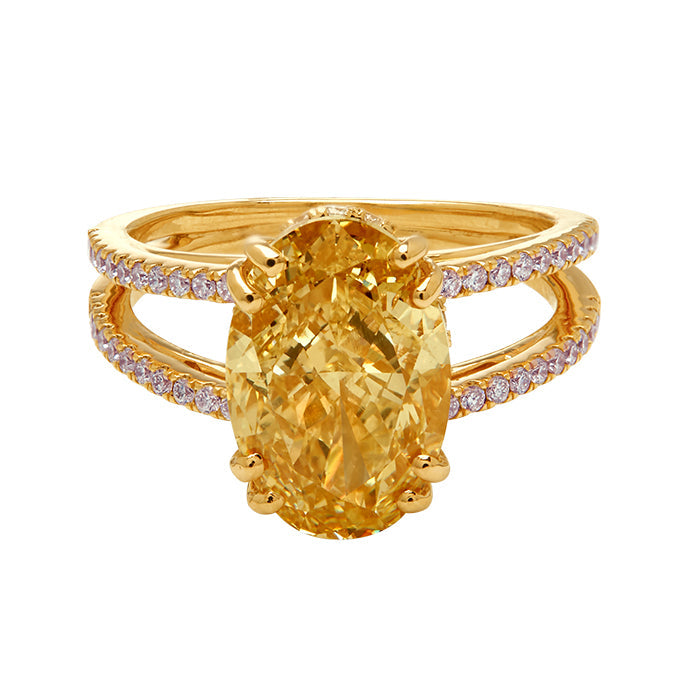Aukera – Champagne Ember Oval Ring