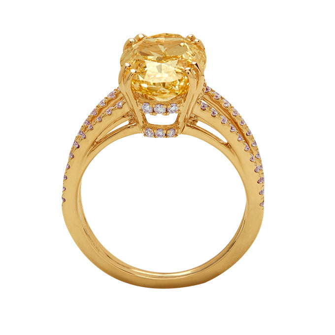 Aukera – Champagne Ember Oval Ring