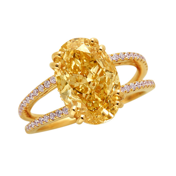 Aukera – Champagne Ember Oval Ring