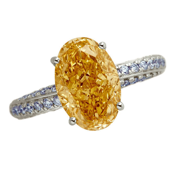 Aukera – Champagne Oval Grandeur Ring