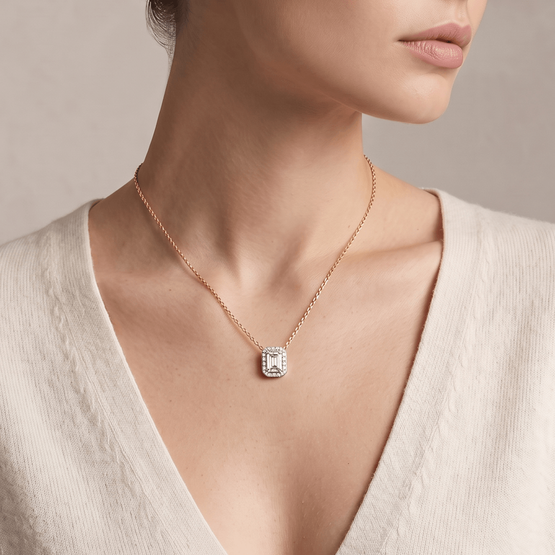 Amata Pendant Diamond Necklace