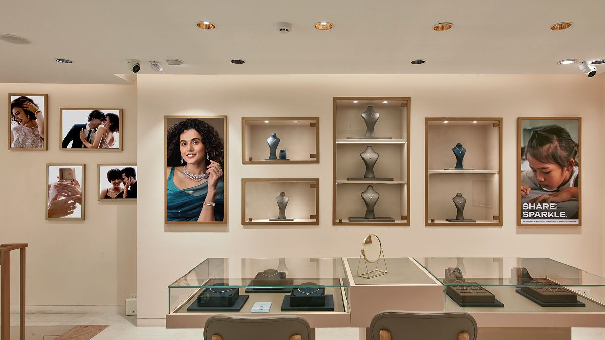Aukera opens its new Lab Grown Diamond Jewellery Store in Rohini