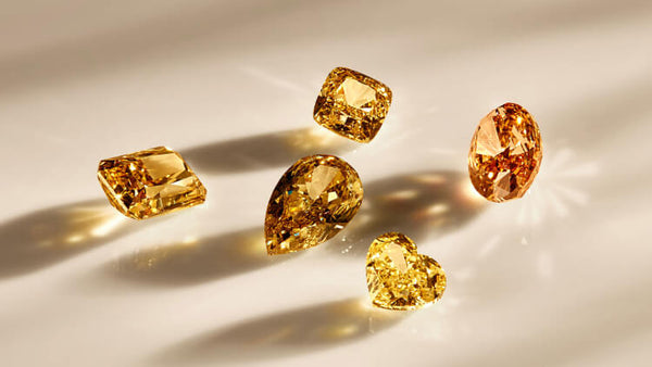 Solitaire vs Diamond: What’s the Difference?