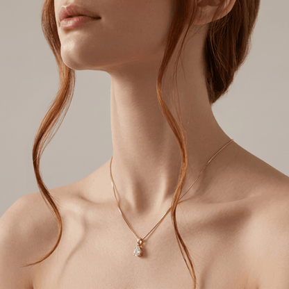 Villa Aurea Solitaire Diamond Pendant Chain