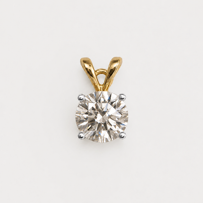 Captivant Solitaire Diamond Pendant Chain