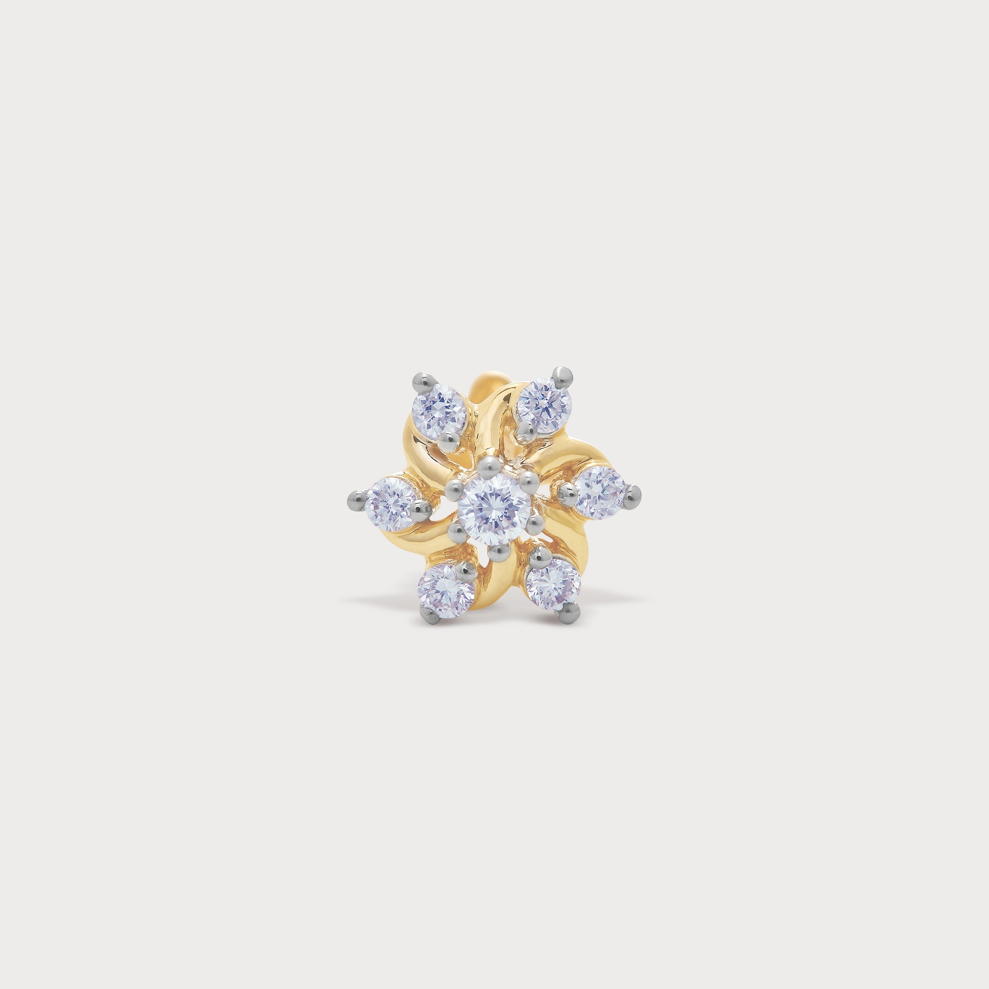 Yellow gold floral diamond stud earring with brilliant-cut diamonds