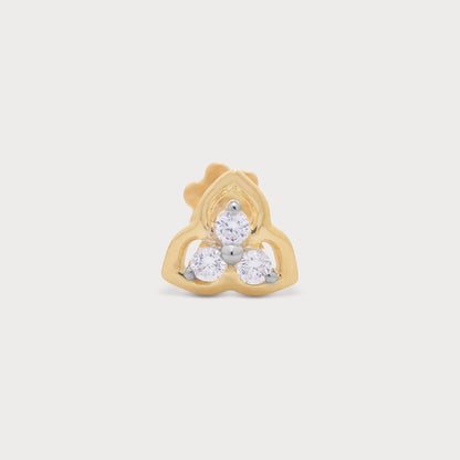 Yellow gold diamond stud earring with three round brilliant diamonds in a triangular cluster design. Fine jewelry for women.