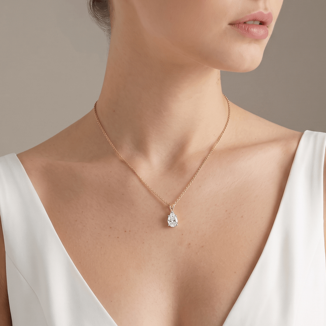 Roseraie Mini-Solitaire Diamond Pendant Chain